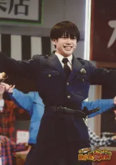 【中古】生写真(STARTO) AmBitious/真弓孟之/ライブフォト・膝上/「おいでよ!ミナミ笑店街」ステージフォト