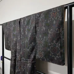 小紋　大島紬　唐花模様　唐草模様　ネイビー　薄いピンク裏地　着物　013t