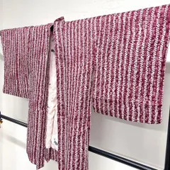 羽織　正絹　縮緬　縦縞　よろけ縞　ワインレッド　鶴　松　着物　075tz