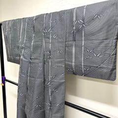 D834 本場結城紬　はたおり娘　100亀甲　笹竹　正絹　単衣　極美品 D834 本場結城紬 はたおり娘 100亀甲 笹竹 正絹 単衣 極美品 - メルカリ
