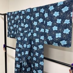 木綿・木綿紅梅着物・透け感・深い藍色 - メルカリ