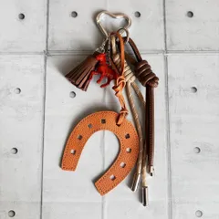 じゃらじゃらキーホルダー バッグチャーム 蹄 馬 ハート タッセル 茶