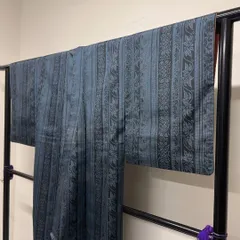 小紋　唐花模様　唐草模様　縦縞模様　ネイビー　オレンジ裏地　着物　021t