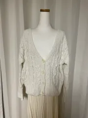 アイボリー色 ケーブル編みニットカーディガン