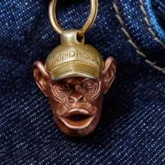ヴィンテージ真鍮ゴリラキーホルダー - アンティークモンキー像ペンダントとDIYパラコードランヤード、男性用ファンキーEDCアクセサリー