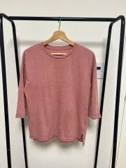 ピンク色 ラウンドネック Tシャツ 658