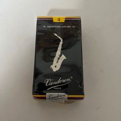 Item thumbnail for item f82b2d9e-91a8-472c-aceb-73f1665b4a15