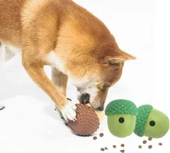 犬 おもちゃ ドッグフード漏れボール 噛むおもちゃどんぐり型ボール 5in1 ペット 歯磨きボール 餌入れ 動く 歯垢除去 早食い防止 知育玩具 