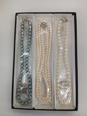 真珠のネックレス