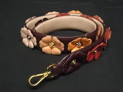 ■美品■ FENDI フェンディ ストラップユー レザー フラワー スタッズ バッグ用 ショルダーストラップ 肩掛け ブラウン系 BN7089