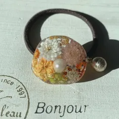 ︎✿  レジン  ドライフラワー  秋色小花 の ヘアゴム （チャーム付き） ︎✿