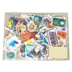 オランダ切手 300種 大量セット 海外切手 外国切手 ヨーロッパ ヴィンテージ モダン デザイン 肖像 花 アート 紙もの コラージュ 素材 まとめ売り