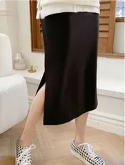 【韓国製・韓国直輸入】【新品未使用】スリットスカート（ブラック）