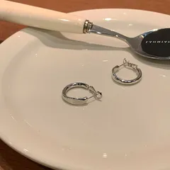 ピアス レディース フープ シンプル シルバー 韓国風 小ぶり 新品 送料込み 即購入OK
