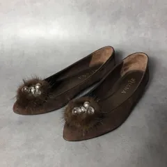 WQ942●DIANA：ビジューファー付きポインテッドトゥパンプス ●22.5● ブラウン フェイクスウェード ローヒール 日本製 ダイアナ