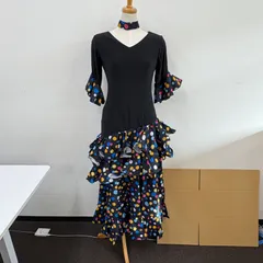 【prima boutique】 フラメンコ衣装 セットアップ ツーピース スカート ファルダ 黒 水玉 ドット柄 フリル 首飾り付き