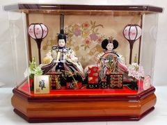 M[宅120]0681 雛人形 親王飾り 小芥子 二人 六角アクリルケース入り