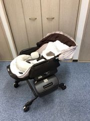 セール　クリーニング済み　説明書付　ホワイトレーベル ネムリラ AUTO SWING プレミアムダッコプラス EG ホワイトモカ コンビ(Combi) 電動　ハイローチェア・ベビーラック