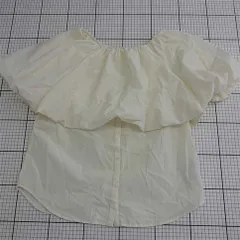 ◇ ⊂ ミスティック mystic フリルオフショルダーブラウス アイボリー系 レディース E  【1512190015324】