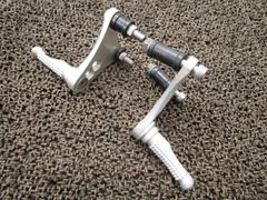 FTR223 社外 ビート ステップ ステー 左右 ●T822！MC34 カスタム素材に ホンダ 【 MD33E 】 キャブ車 動画有