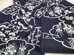 綿紅梅 高級木綿浴衣 風情ある夏の情景 菖蒲に燕 蒔糊散らし 日本製 身丈162 綿紅梅 高級木綿浴衣 風情ある夏の情景 菖蒲に燕 蒔糊散らし 日本製