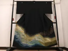 平和屋着物●蔦屋文司　黒留袖　駒刺繍　飛鶴花文　暈し染め　金彩　正絹　逸品　AABF4467ph