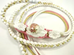 平和屋着物●和装小物　振袖用帯締め　飾り付き　つまみ細工　花　飾り玉　パール　白×桃色　金糸　撚り房　逸品　未使用　CABC1064ju