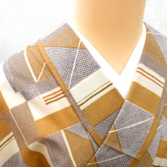 ウール着物 単衣 茶系×黒灰オフホワイト 幾何学柄 バチ衿 カジュアルきもの 普段着物 仕立て上がり ウールきもの 和洋ミックス 身丈142.2cm