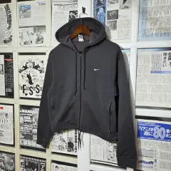 ナイキ グレー スウッシュ 半クロップド丈 フードジップアップ