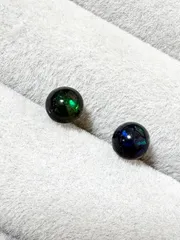 小ぶり　K18メッキ　宝石質ブラックオパールAAA ピアス　つけっぱなし　5mm