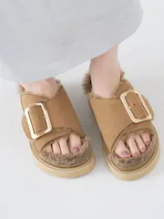 定価2.2万 MOHI ファーサンダル シングルベルト ベージュ 起毛 ストラップ モヒ