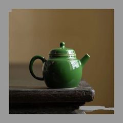 Item thumbnail for item 7058be8e-c0eb-46e7-ad07-bb0fea96b5d3