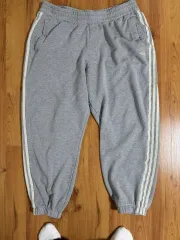 アディダス 3本線 グレー ジョガーパンツ