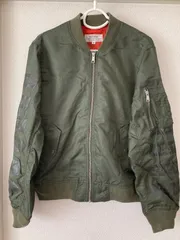 美品　ナイロンジャケット　グリーン　M