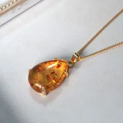 天然琥珀(バルティクアンバー) SILVER925製(18KGP仕上げ)ペンダントトップ日本製金メッキチェーンペンダント  NO. 146