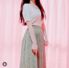 イングニ スターシスクエアネックTシャツ グリーン フラワー プリーツスカート コーディネートセット