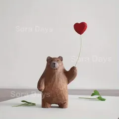 置物 オブジェ 風船を持ったクマ 木彫り 可愛い ナチュラル おしゃれ インテリア 北欧 ディスプレイ 装飾 ハート 花 風車 ホワイト ブラウン 木製 7.5×4.5×10cm