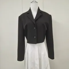 クロップド ブラック ジャケット