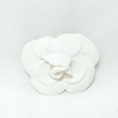 ✨CHANEL✨シャネル カメリア フラワー ブローチ ホワイト - メルカリ