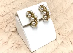 【美品】イヤリング 大振り ゴージャス フェイクパール パーティー 結婚式 レディース アクセサリー 合金 ゴールド色 ゴールド系 服飾小物 ファッション小物 蝶バネ式 A5