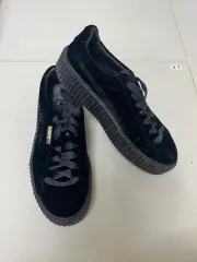 プーマ ツアーベルベット ブラック スニーカー