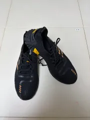 ガイシャ 黒色 靴