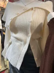 オフショルダーニットカーディガン