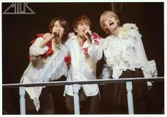 【中古】生写真(男性) M!LK/集合(3人)/横型・ライブフォト・膝上/「M!LK HALL TOUR 2022 満月の夜 君と逢う 2022.09.10」FC会員限定 LIVE生写真セット -36杯目-