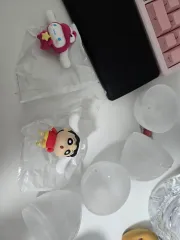 EDIYA クレヨンしんちゃん シナモンロール コラボ 麻 マグネット 出品