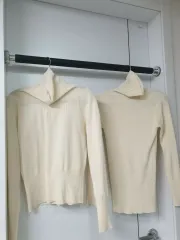 アイボリー色 レディース タートルネック ニット 2点