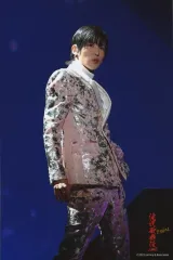 【中古】生写真(ジャニーズ) Snow Man/目黒蓮/ライブフォト・膝上・2Lサイズ/「滝沢歌舞伎ZERO FINAL」ステージフォト