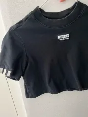 アディダス 半袖 クロップド トップス xs
