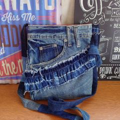 107☆USEDダメージデニムリメイク☆サコッシュ☆フリルショルダーバッグ☆ジーパンリメイク☆