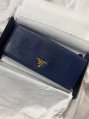 プラダ サフィアーノ 長財布